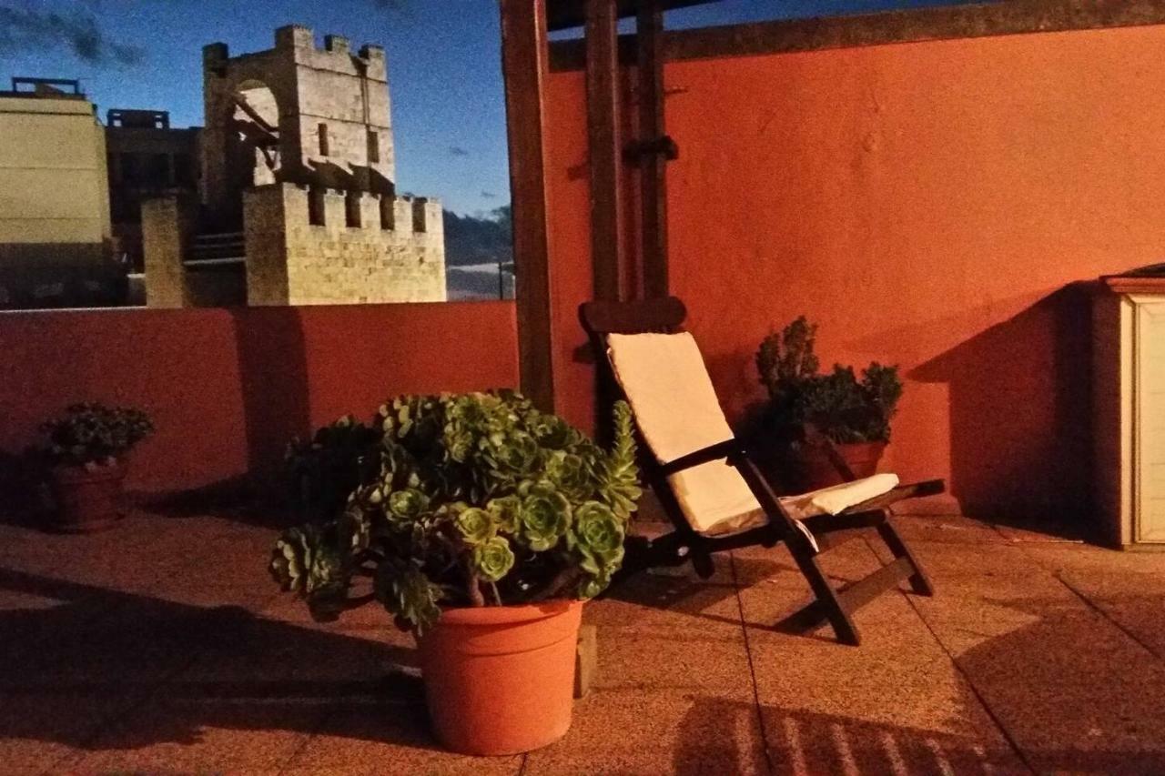 Attico In Centro Con Vista Della Torre - Cozy Penthouse Facing To The Tower Apartment โอริสตาโน ภายนอก รูปภาพ